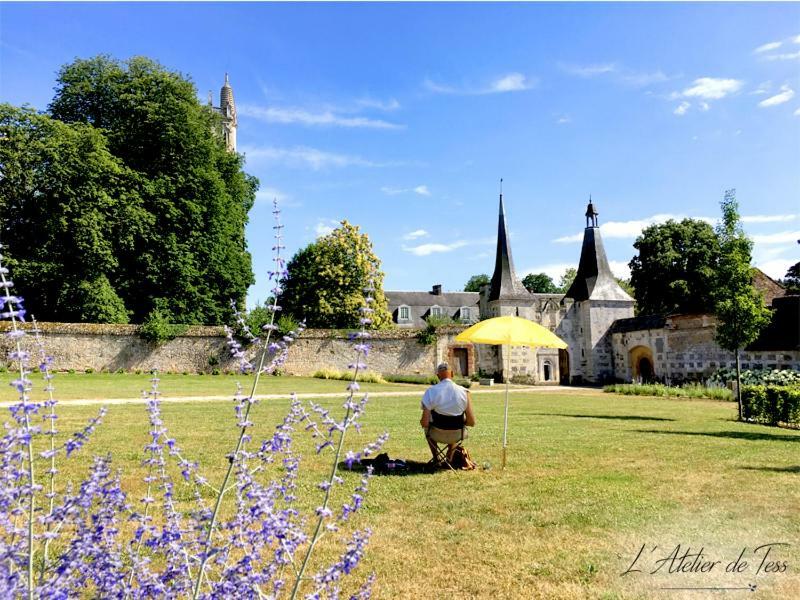 Bed and Breakfast L'Atelier de Tess Le Bec-Hellouin Exterior foto
