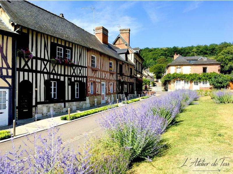 Bed and Breakfast L'Atelier de Tess Le Bec-Hellouin Exterior foto