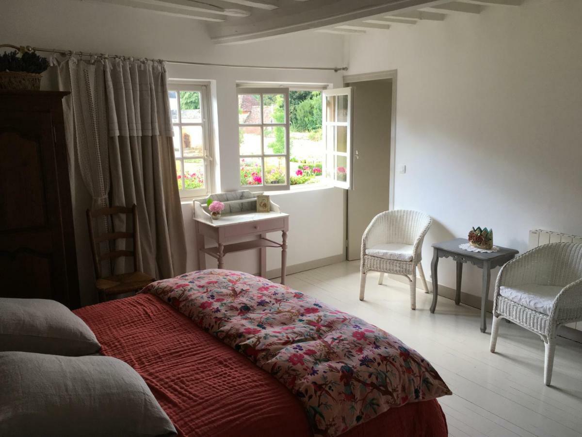 Bed and Breakfast L'Atelier de Tess Le Bec-Hellouin Exterior foto